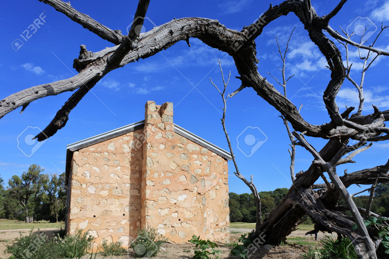 An old deserted farm house in Western Australia outback. - 168379629 An old deserted farm house in Western Australia outback. - 168379629