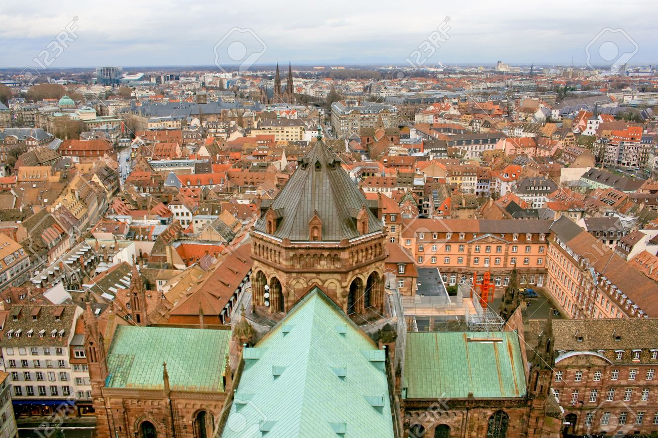 Die Hauptstadt Von In Frankreich Grenze Mit Deutschland Strassburg Lizenzfreie Fotos Bilder Und Stock Fotografie Image 3953010