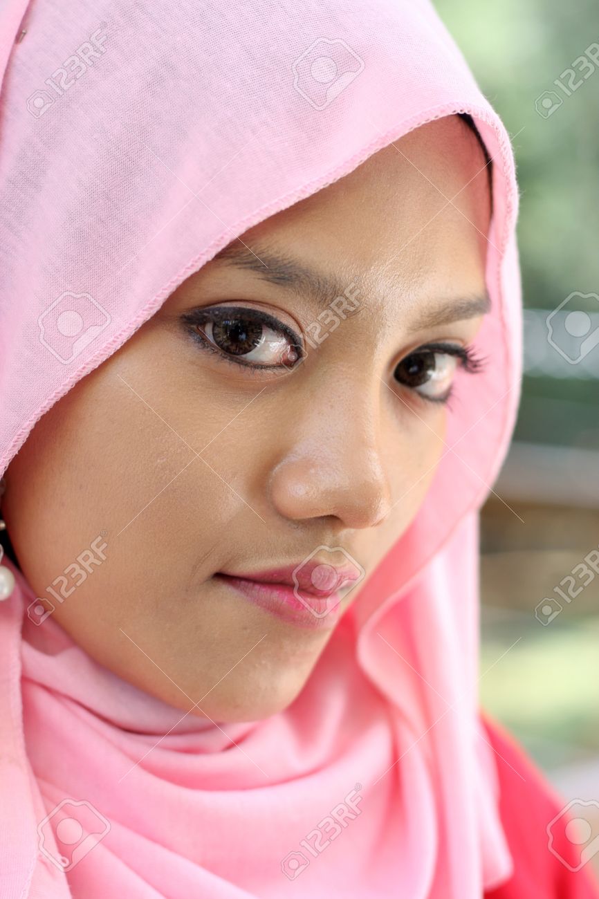 Close Up Potraits Of Beautiful Muslim Girl Stock Photo 10555417 Close Up Potraits Of Beautiful Muslim Girl Stock Photo 10555417