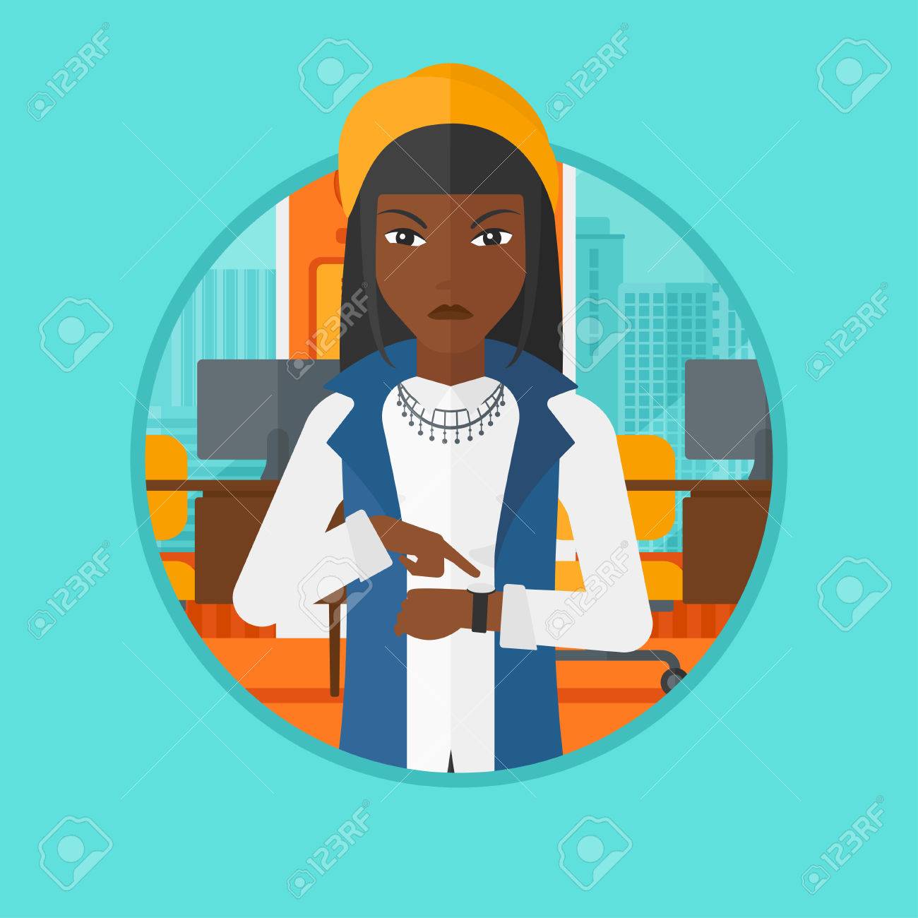 アフリカ系アメリカ人の怒っている女性事務所に立って 手首の時計を指しています ビジネスの女性従業員の遅刻の怒っています ベクター背景に分離されたサークルでフラットなデザイン イラスト のイラスト素材 ベクタ Image