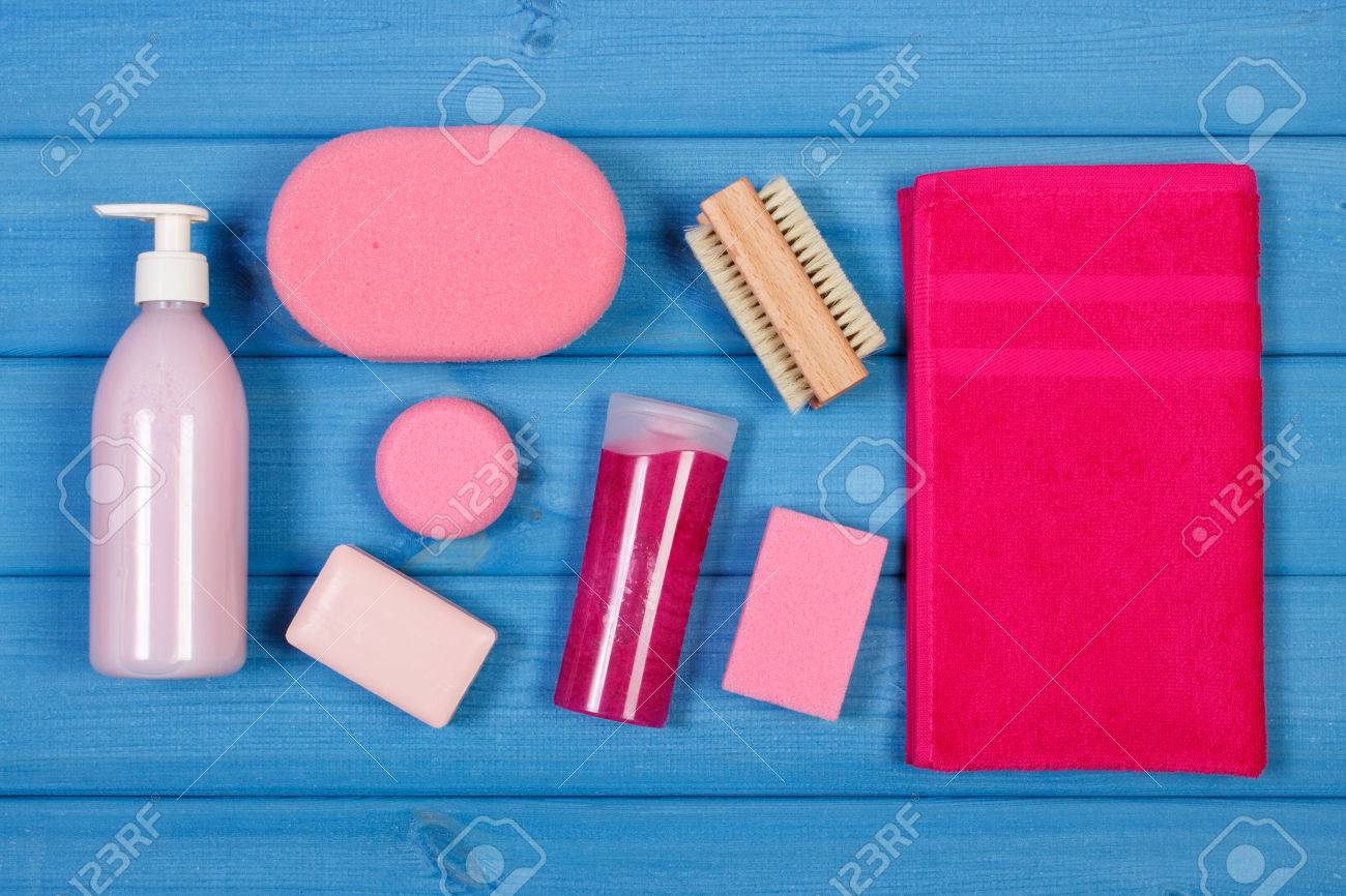 Cosméticos Y Accesorios Para La Higiene Personal En El Cuarto De ... Cosméticos Y Accesorios Para La Higiene Personal En El Cuarto De ...