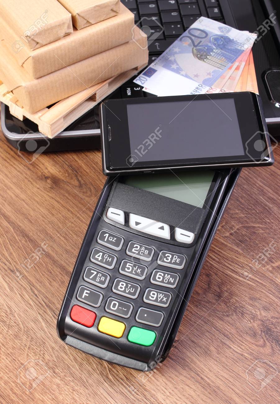 credit card reader with mobile phone with nfc technology currencies euro laptop and small - Credit Card Swiper For Phone credit card reader with mobile phone with nfc technology currencies euro laptop and small - Credit Card Swiper For Phone