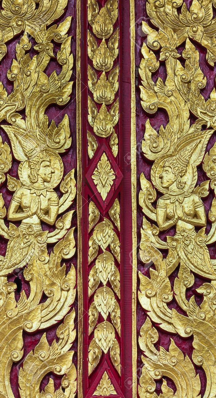 タイの伝統的な模様の木彫 の写真素材 画像素材 Image