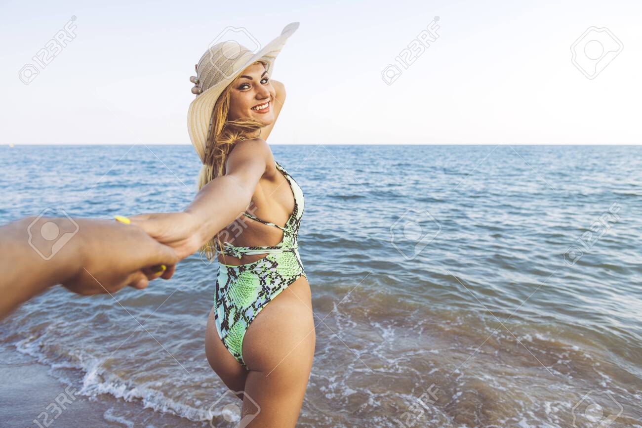 RAUL MELLADO, Raúl Mellado Ortiz (www.raulmelSmiling Blonde Woman With Straw Hat