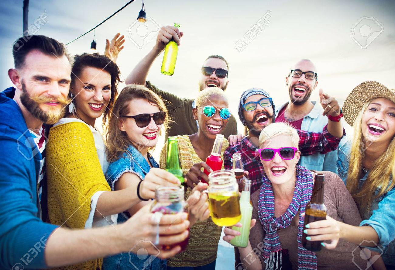 10 代の若者の友人ビーチ パーティー幸福概念 の写真素材 画像素材 Image 10 代の若者の友人ビーチ パーティー幸福概念 の写真素材 画像素材 Image