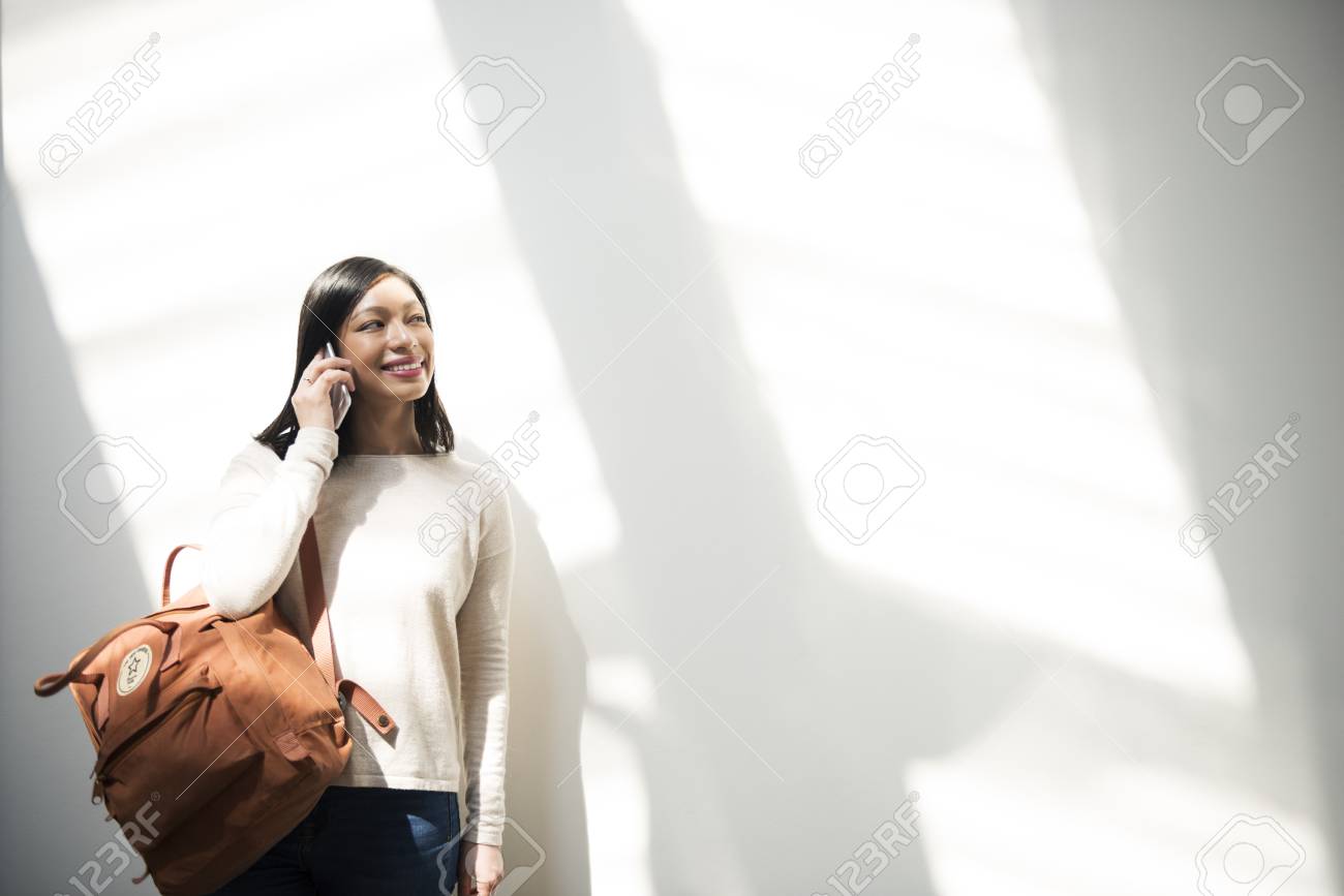 低温の芸術家気取りのアジアの美しいファッションの旅のコンセプト の写真素材 画像素材 Image 低温の芸術家気取りのアジアの美しいファッションの旅のコンセプト の写真素材 画像素材 Image