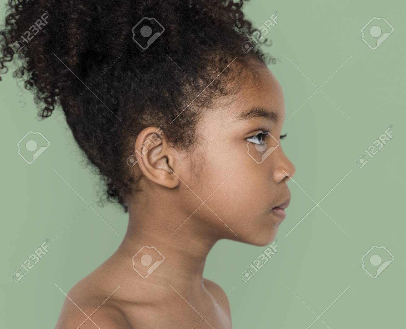 little girls topless Little Girl Bare Chest Topless Studio Portrait 免费图像和照片79701184。