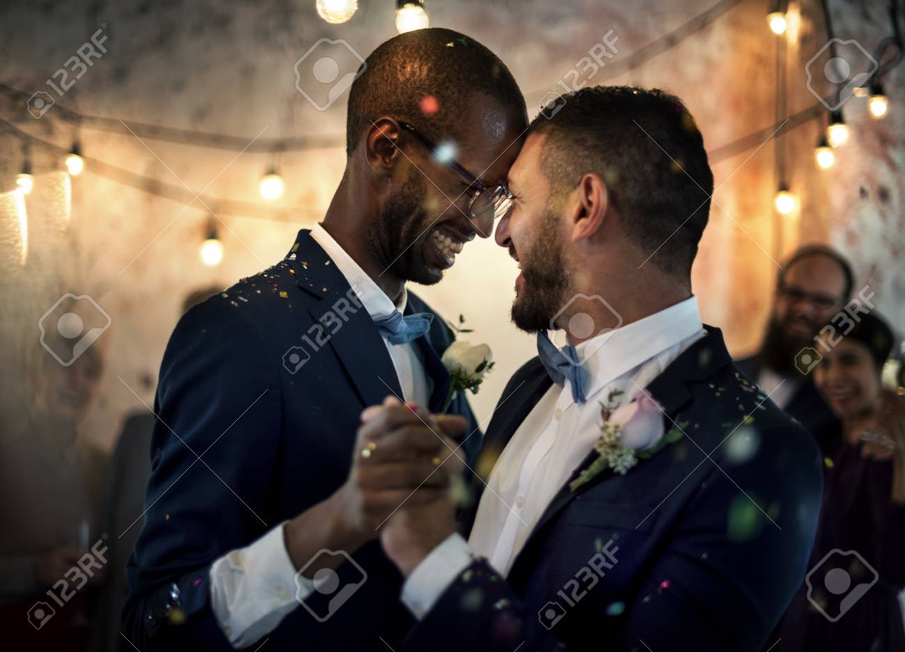 Pruebe el baile en pareja. ¡Déjese llevar bailando pegados al son de una endiablada música!