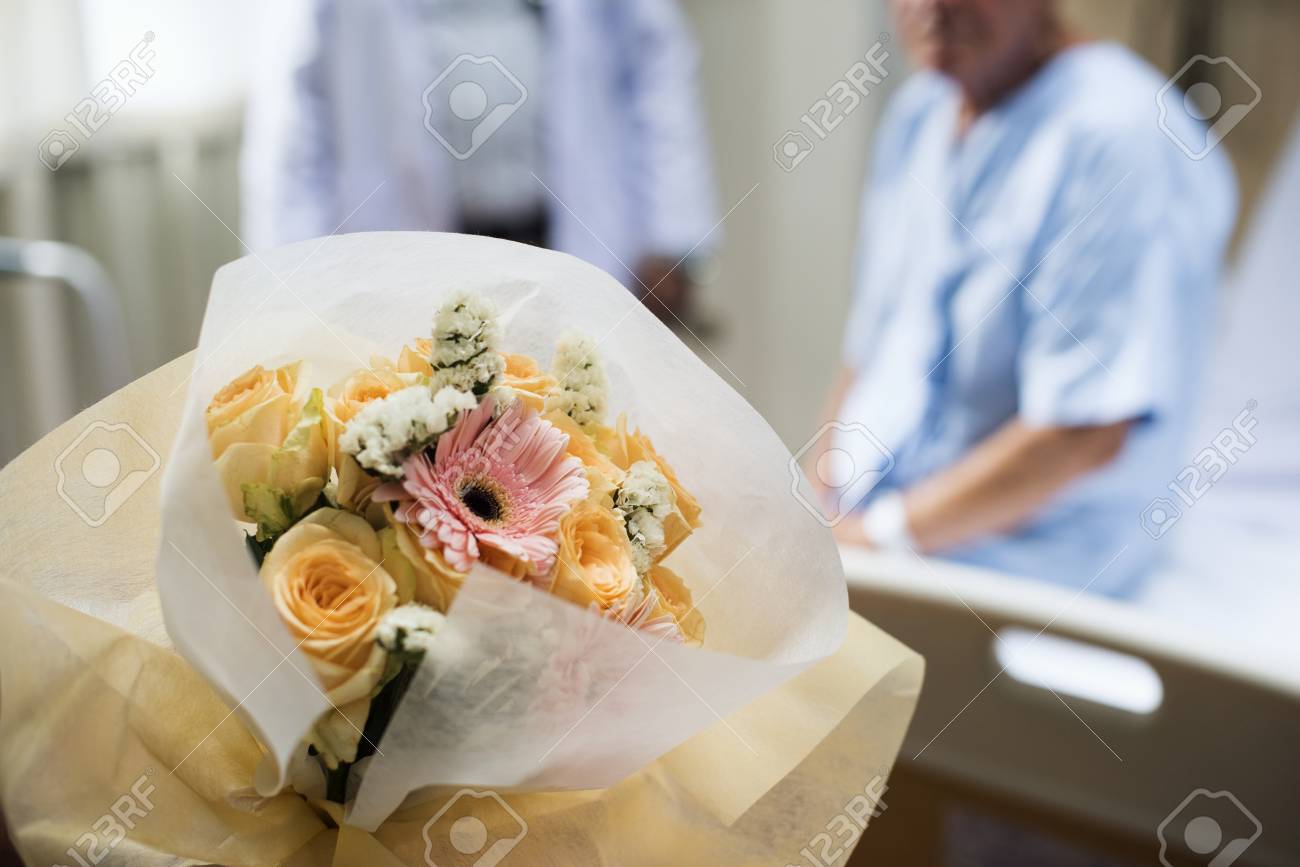 Bouquet De Fleurs Pour Rendre Visite à Des Malades Dans Un Hôpital