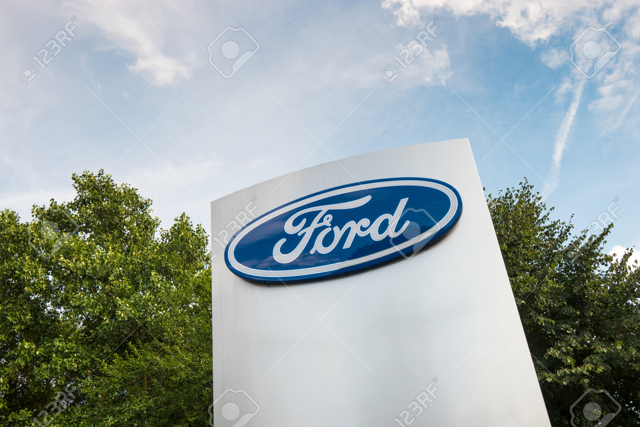 Aachen, Deutschland April 2017: Ford-Logo Auf Dem Schild Eines Händlers Die Ford  Motor Company Ist Ein Amerikanischer Multinationaler Automobilhersteller.  Es Wurde Von Henry Ford Gegründet. Lizenzfreie Fotos, Bilder Und Stock  Fotografie. Image