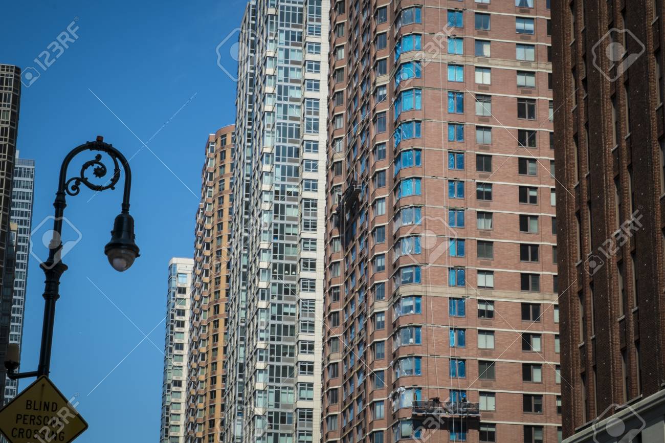 Hohes Modernes Gebaude Wohnung In New York City Lizenzfreie Fotos Bilder Und Stock Fotografie Image 56889393