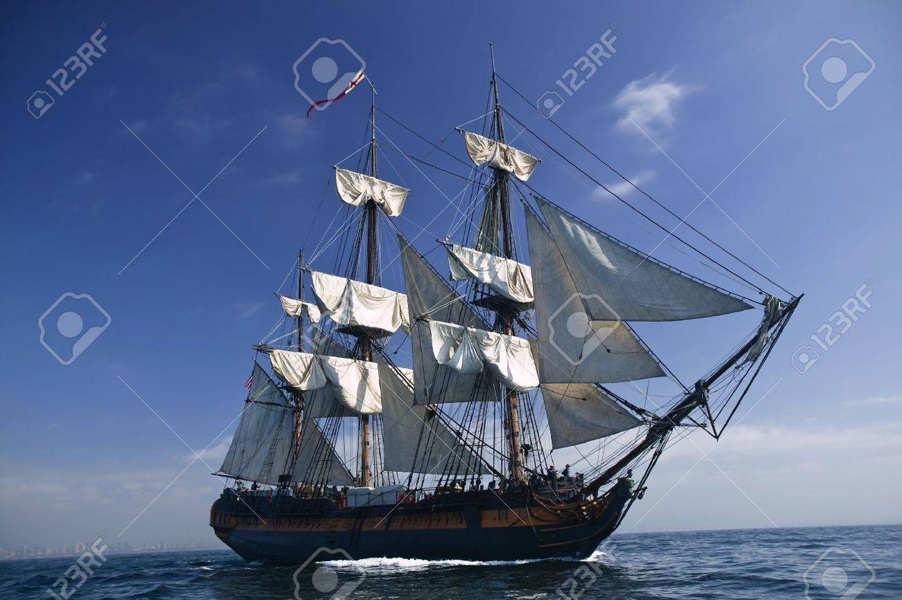 Tall Ship Under Sailの写真素材・画像素材 Image 3950853