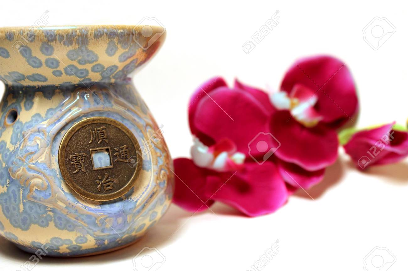 Bleu Vieux Feng Shui Vase Chinois Avec Piece De Monnaie Sur Fond