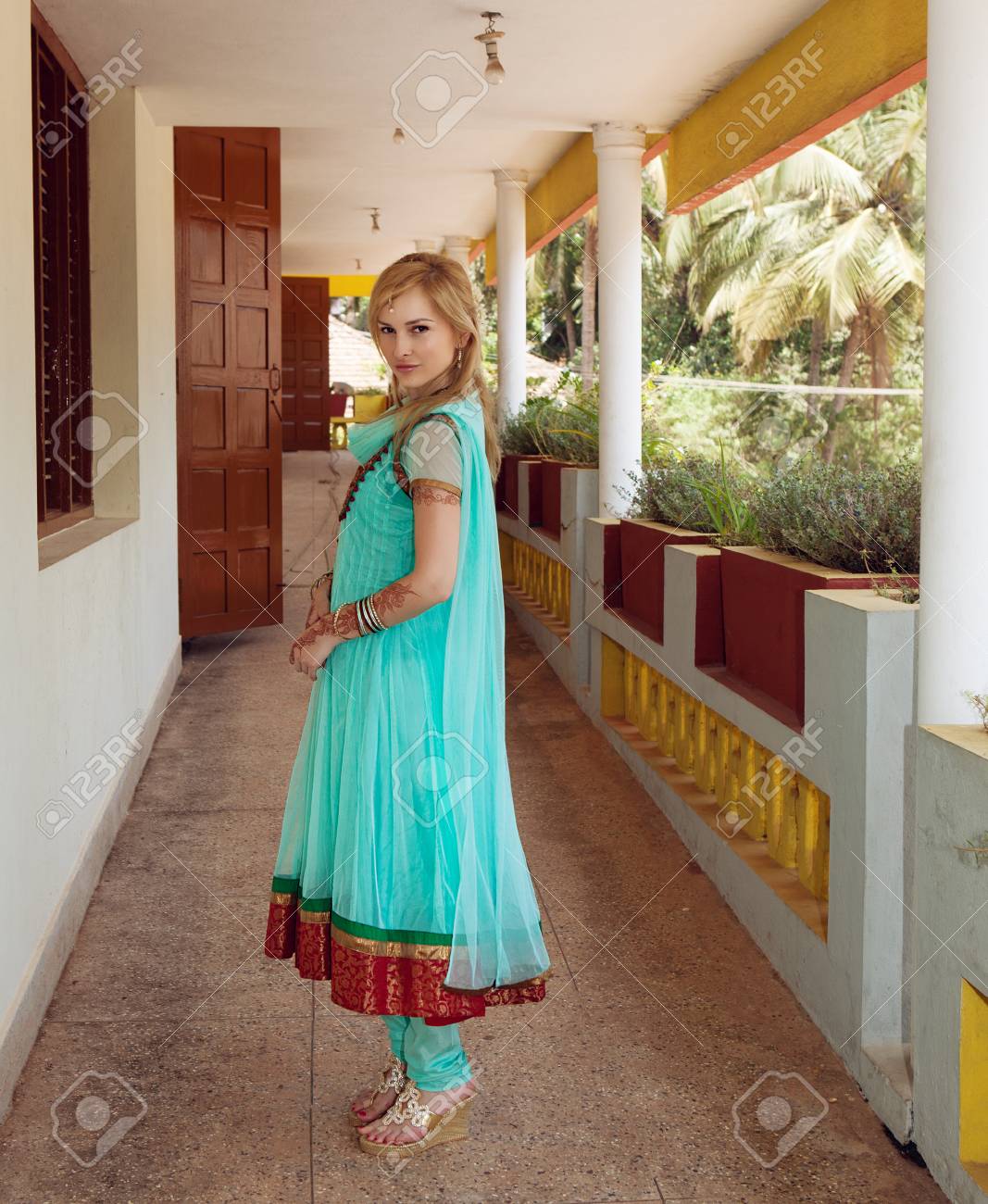 traditional indian dress for girl