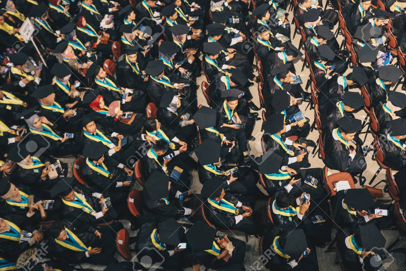 up graduation dress code