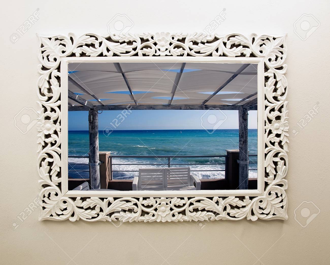 A windows frame open on seasight - 32558779 A windows frame open on seasight - 32558779