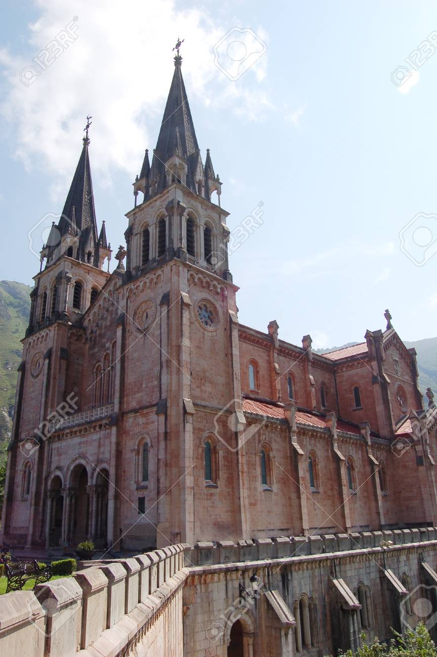 Iglesia En El Santuario De Nuestra Señora De Covadonga En Asturias España Fotos, Retratos, Imágenes Y Fotografía De Archivo Libres De Derecho. Image 17470305. Iglesia En El Santuario De Nuestra Señora De Covadonga En Asturias España Fotos, Retratos, Imágenes Y Fotografía De Archivo Libres De Derecho. Image 17470305.
