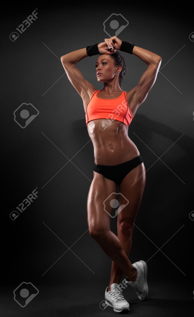 Weibliche Bodybuilderin übt Nackt Wrestling Aus, Was Für Ein Körper Weibliche Bodybuilderin übt Nackt Wrestling Aus, Was Für Ein Körper