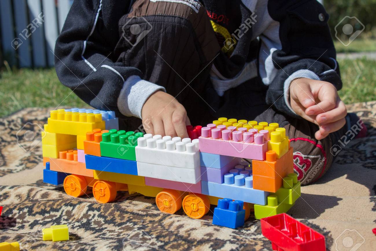 children's play bricks