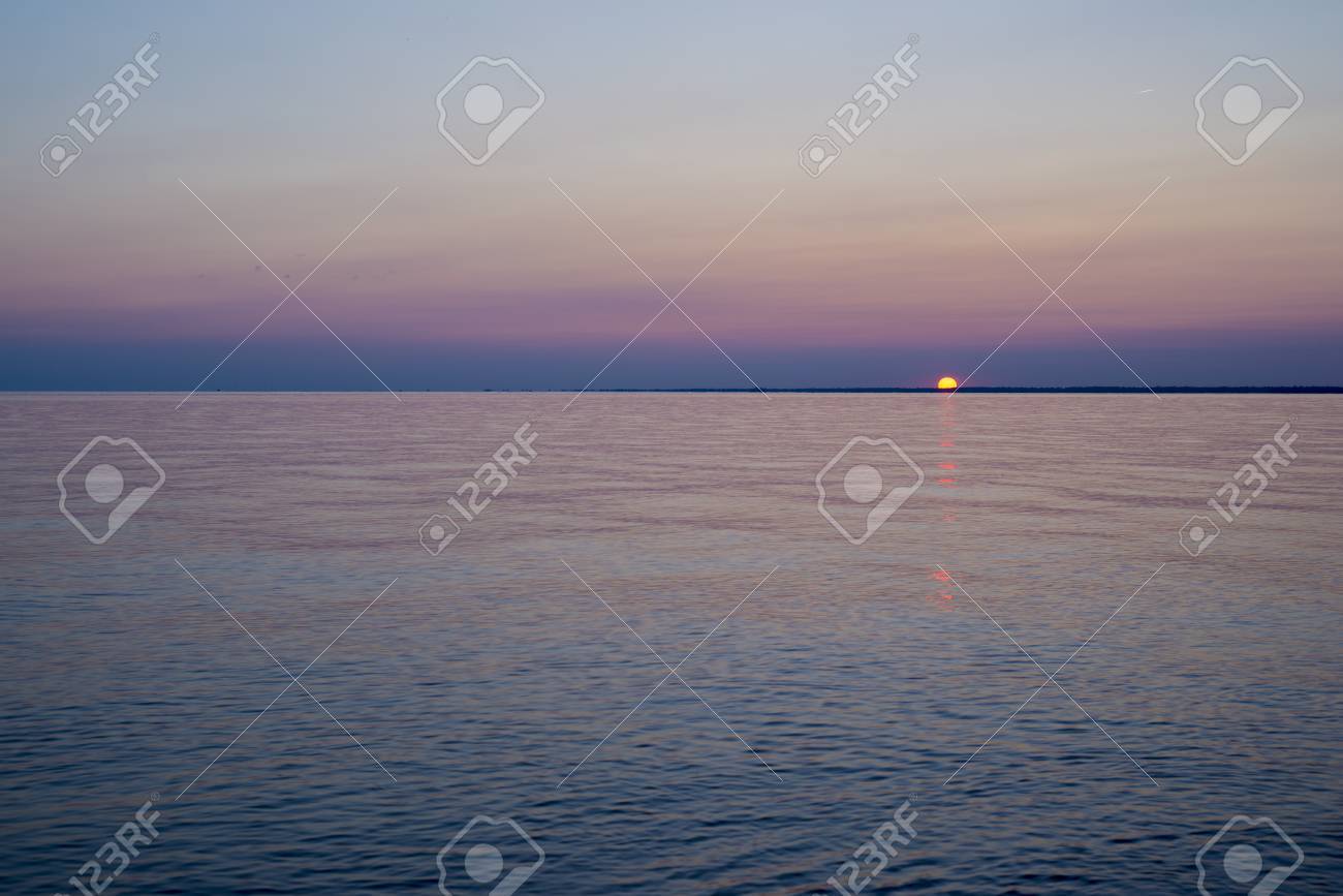 Coucher De Soleil Sur Une Plage Du Lac érié Zone De Conservation Pointe Pelée Le Sud Ouest De Lontario Canada