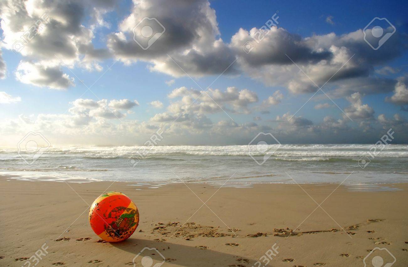 pelota en la playa