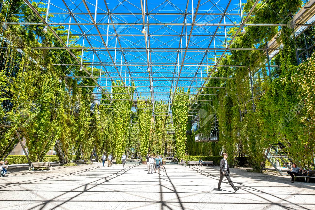 Zurich Suiza 28 De Junio 2016 Parque Publico Mfo En El Barrio