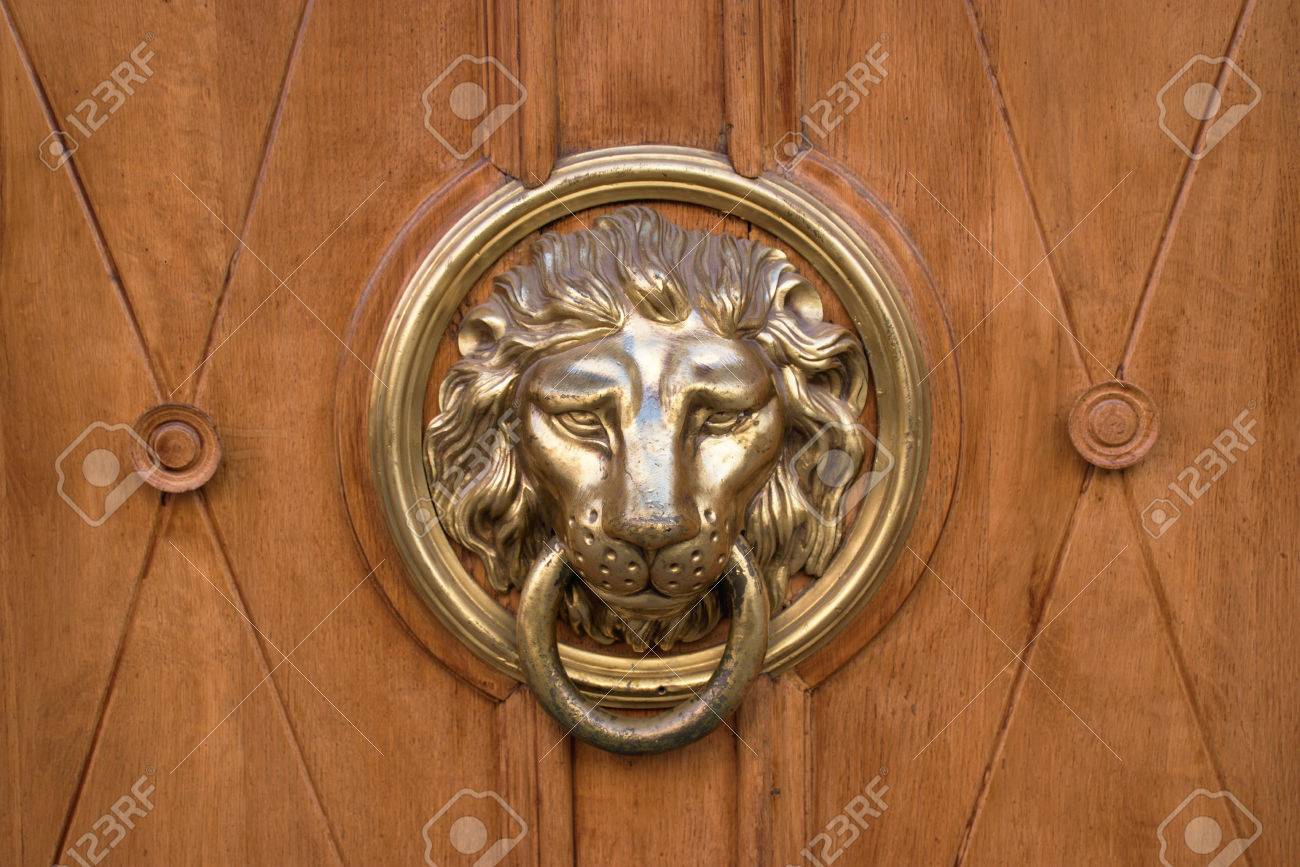 Antique Lion Door Knocker On A Wooden Door Stock Photo, Picture And Antique lion door knocker on a wooden door Stock Photo - 31593635 - Antique Lion Door Knocker On A Wooden Door Stock Photo, Picture And