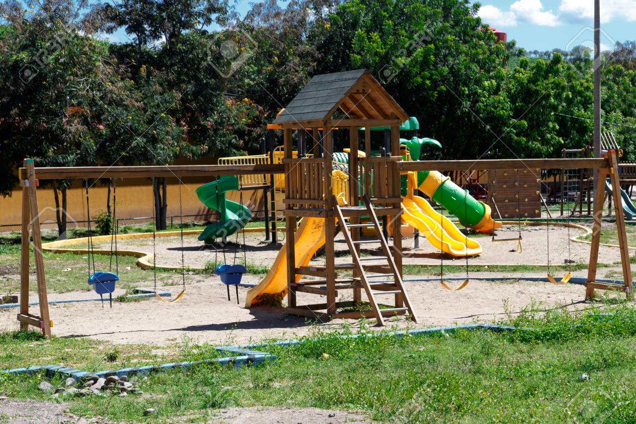 Palacaguina ニカラグアのカラフルな子供遊び場公園 の写真素材 画像素材 Image