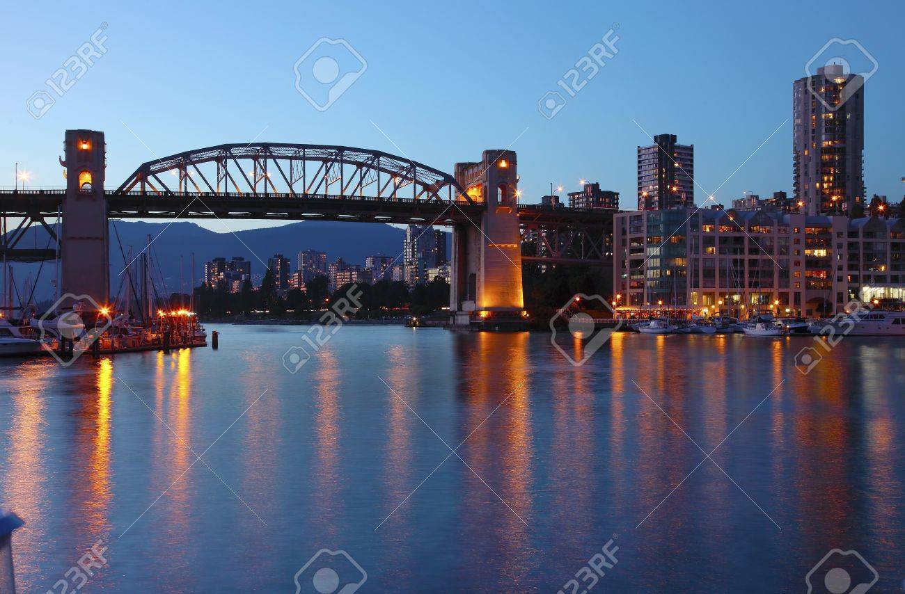 夕暮れ時にグランビル島バンクーバー カナダでバラード橋 の写真素材 画像素材 Image 夕暮れ時にグランビル島バンクーバー カナダでバラード橋 の写真素材 画像素材 Image