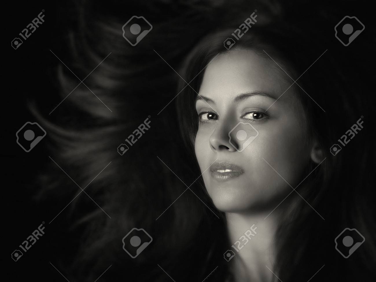 非常に素敵なレトロなスタイル モノクロでラテン系女優の魅力画像 の写真素材 画像素材 Image