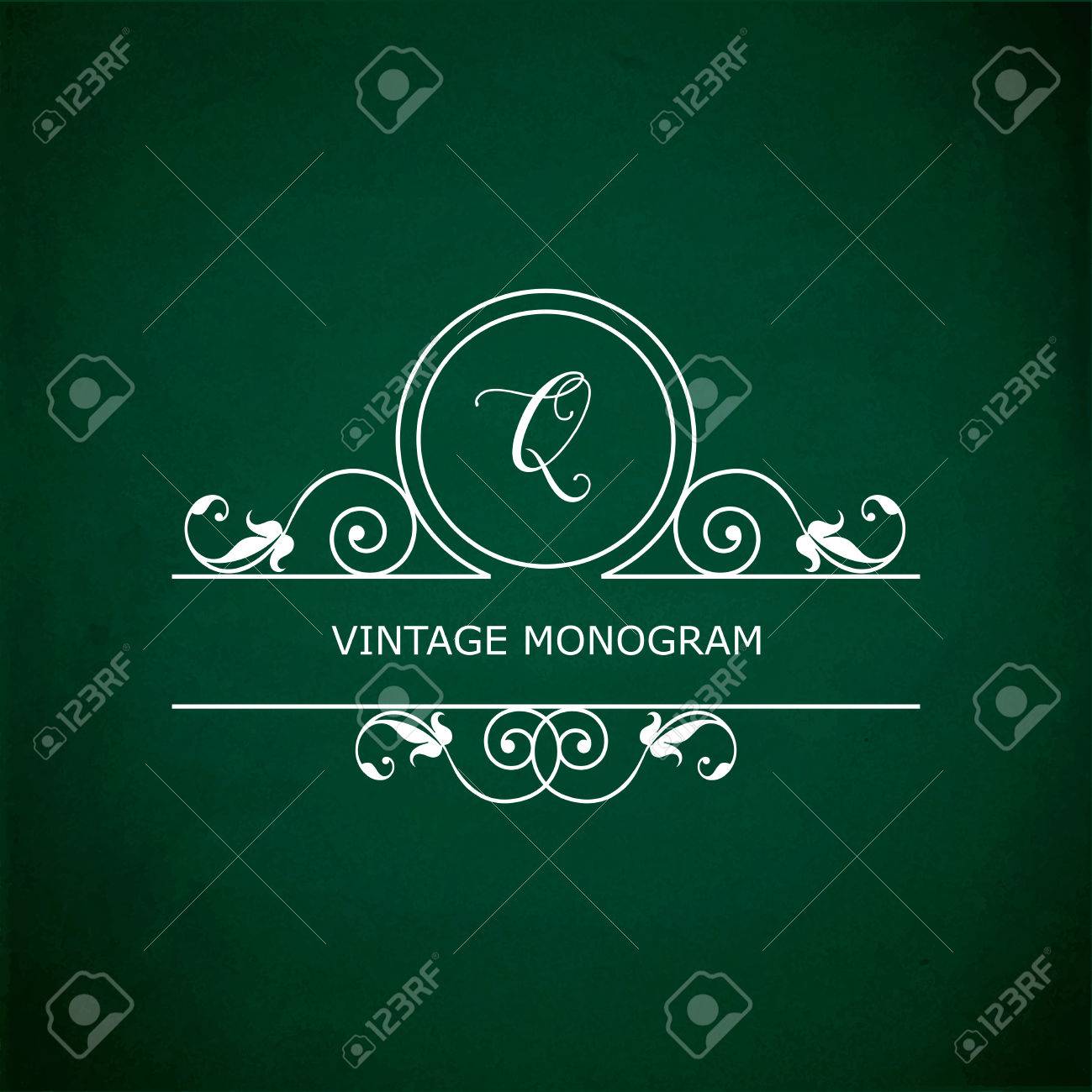 グリーン黒板背景にレトロなスタイルで花手紙 Q のモノグラム のイラスト素材 ベクタ Image