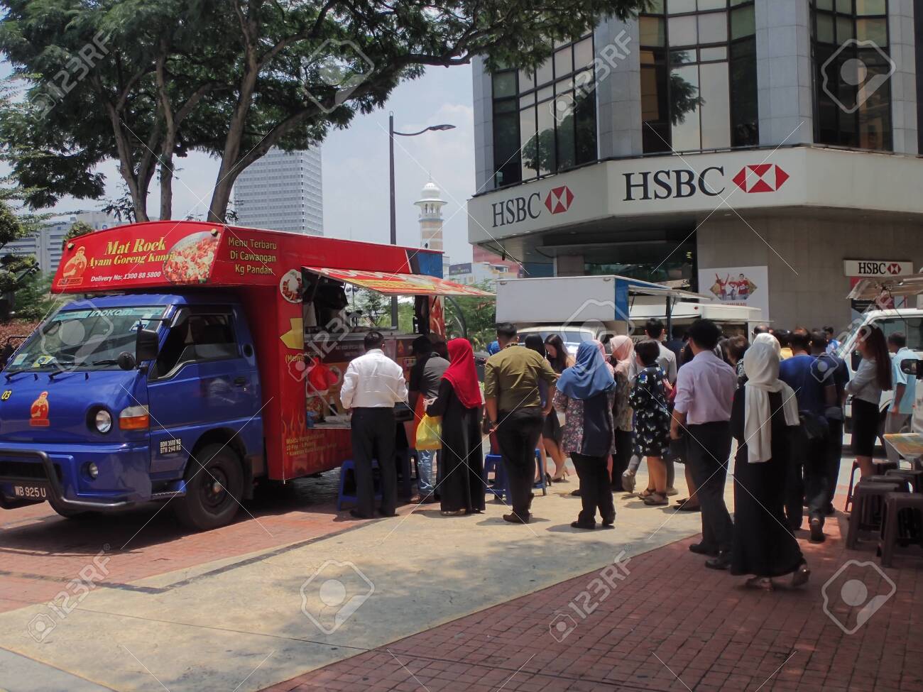 Kuala Lumpur Malaysia April 5 2018 Office Workers Queuing