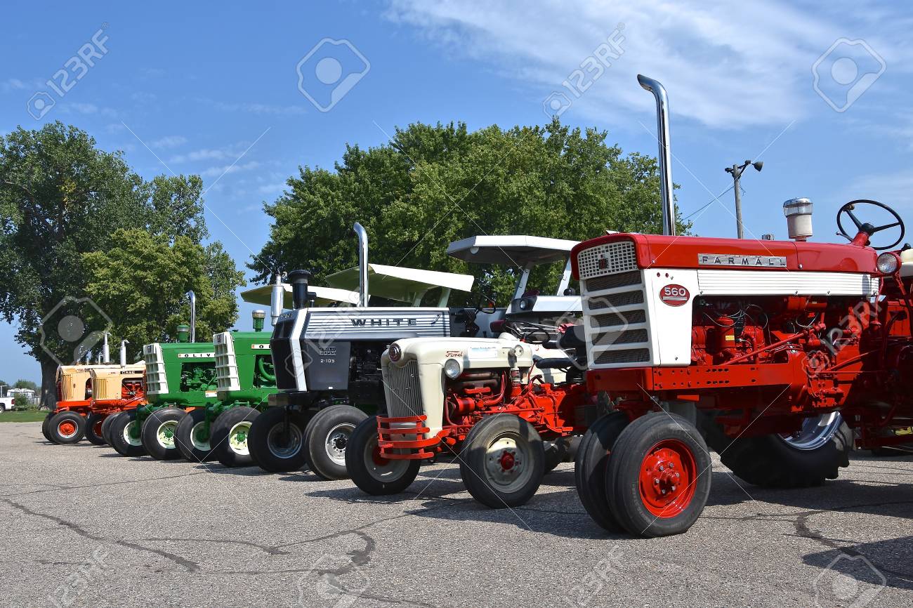 YANKTON, SOUTH DAKOTA, August 19, 2017: R Farmall 560, Ford, White, Ford,  And Oliver Restored Tractors Are Displayed At The Annual Riverboat Days  Celebrated The Third Weekend Of August In Yankton, South