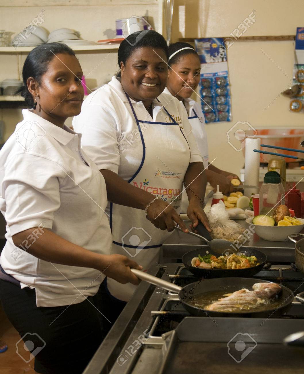 kitchen staff barca fontanacountryinn com kitchen staff