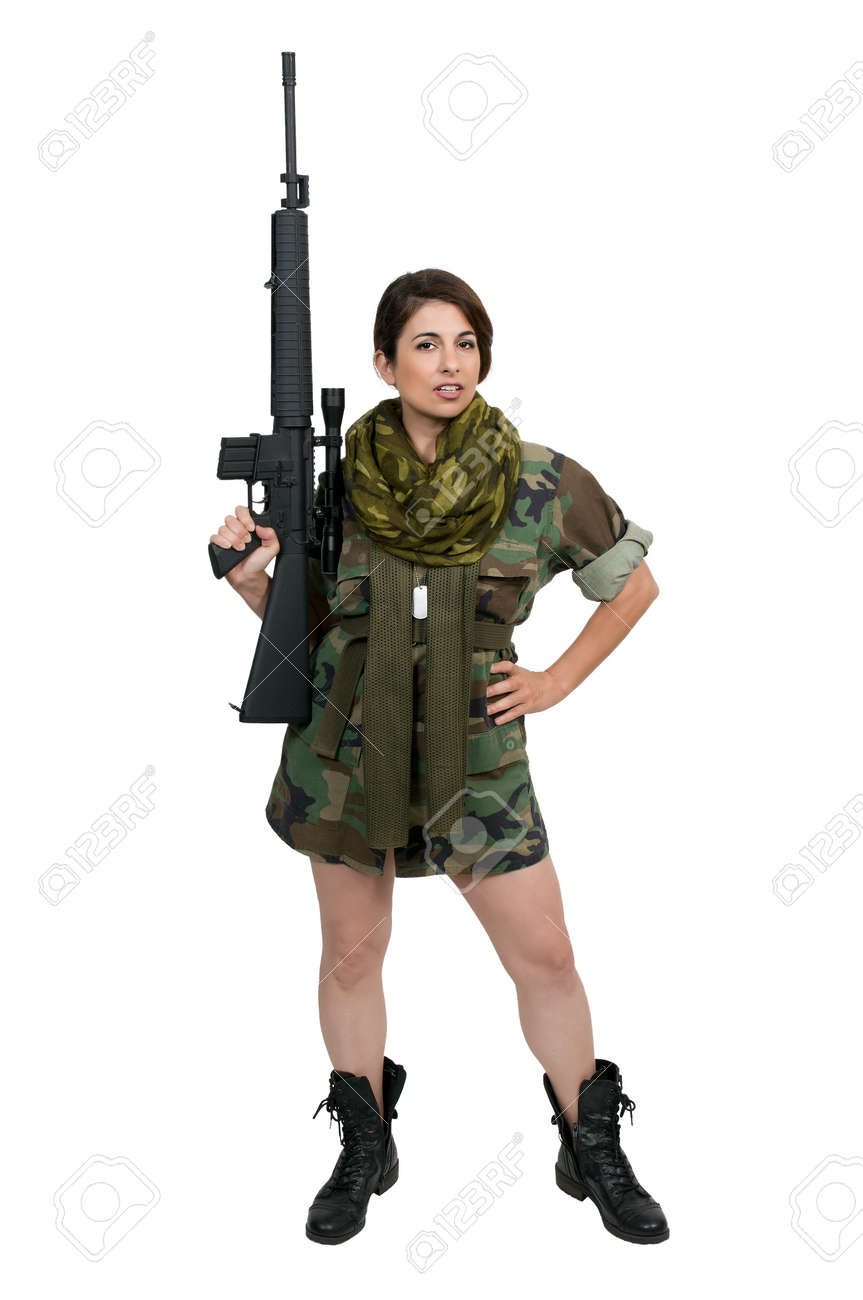 アサルトライフルと美しい若い女性兵士 の写真素材 画像素材 Image 8127