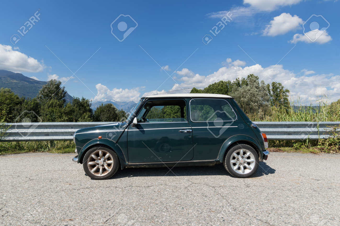 古いミニクーパー の写真素材 画像素材 Image