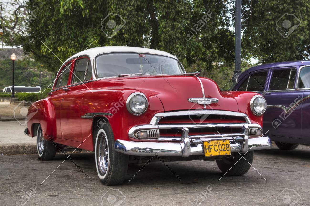ハバナ キューバのクラシックな赤いアメ車駐車 の写真素材 画像素材 Image ハバナ キューバのクラシックな赤いアメ車駐車 の写真素材 画像素材 Image