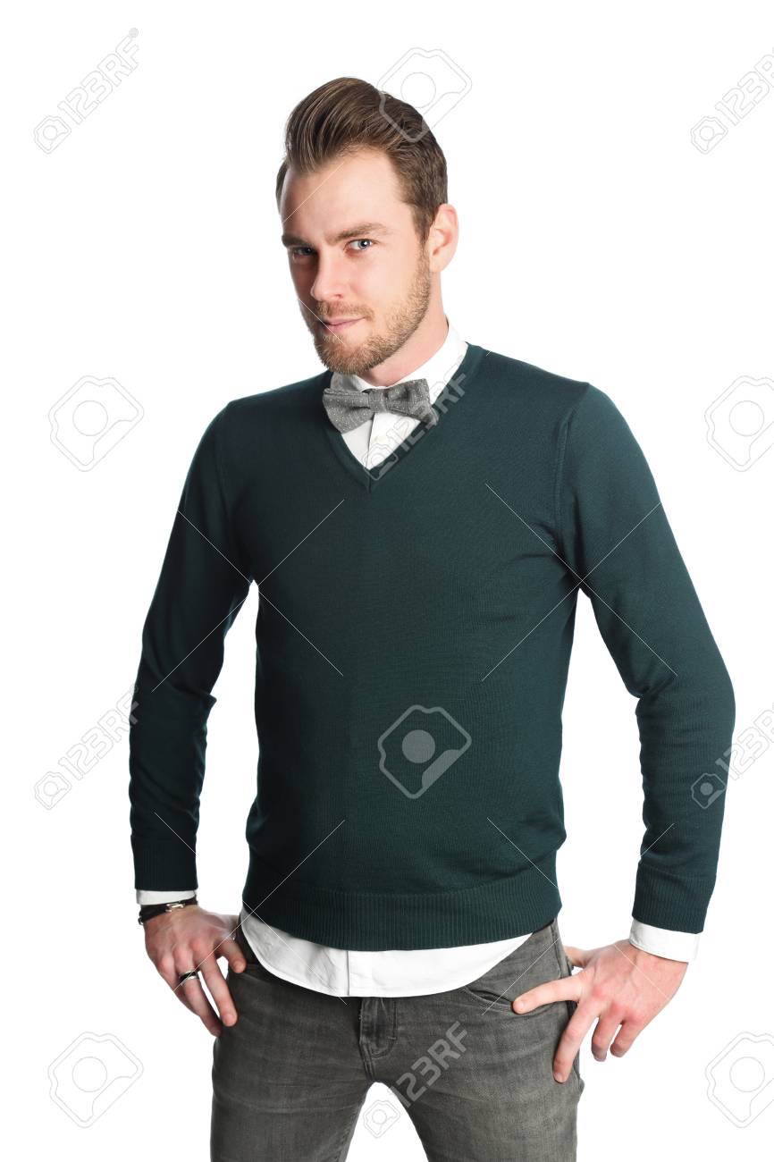 Hombre De Moda Y De Moda Con Una Camisa Blanca Con Un Jersey Hombre De Moda Y De Moda Con Una Camisa Blanca Con Un Jersey