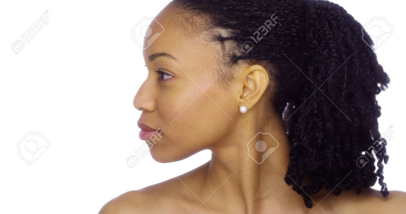 美しい黒人女性彼女の真珠のような白人を披露 の写真素材 画像素材 Image