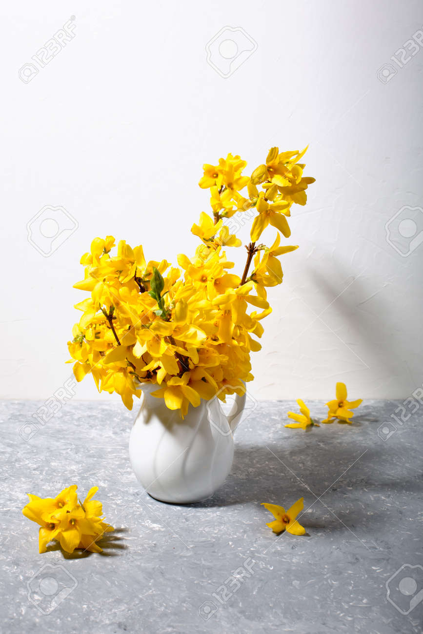 Pattern with fresh yellow flowers on pastel backround. - 167779851 Pattern with fresh yellow flowers on pastel backround. - 167779851