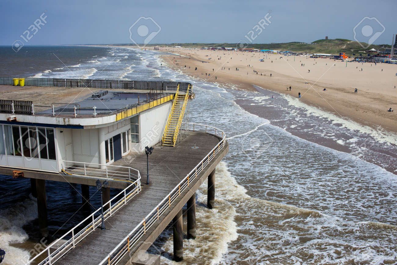 Alter Pier In Scheveningen Langen Sandstrand An Der Nordsee Von Oben Sudholland Niederlande Lizenzfreie Fotos Bilder Und Stock Fotografie Image 23312749
