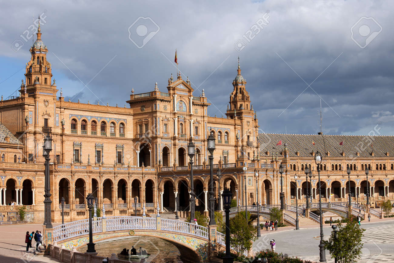 bridges over canal and renaissance and neo moorish architecture