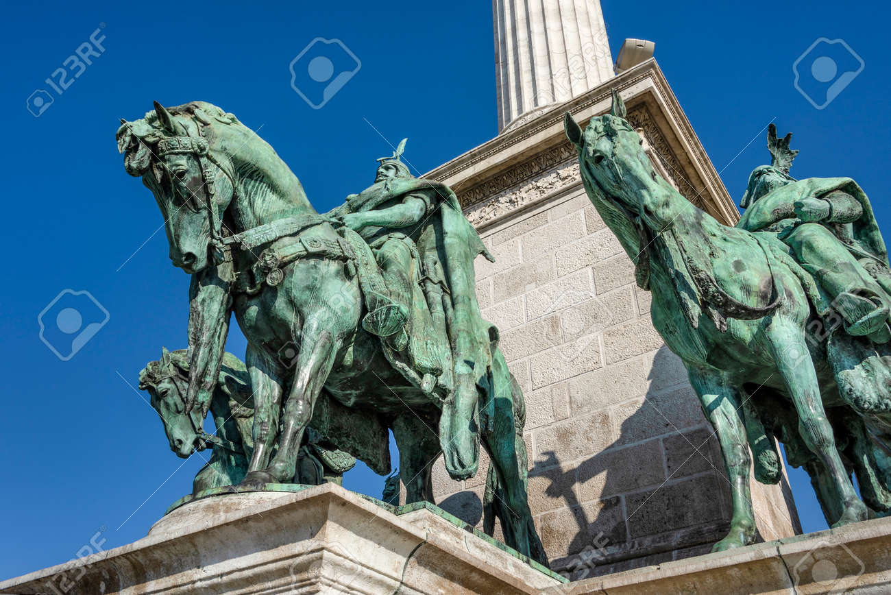 ハンガリーの彫像家　Laszlo Kutasの彫像 1936年ハンガリーブタペスト生まれの彫像家Laszlo Kutasの作品