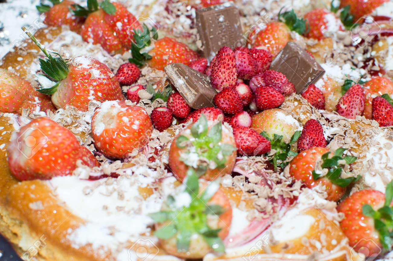 Pie with chocolate and fruit-raspberries andsweet strawberries - 57128177 Pie with chocolate and fruit-raspberries andsweet strawberries - 57128177