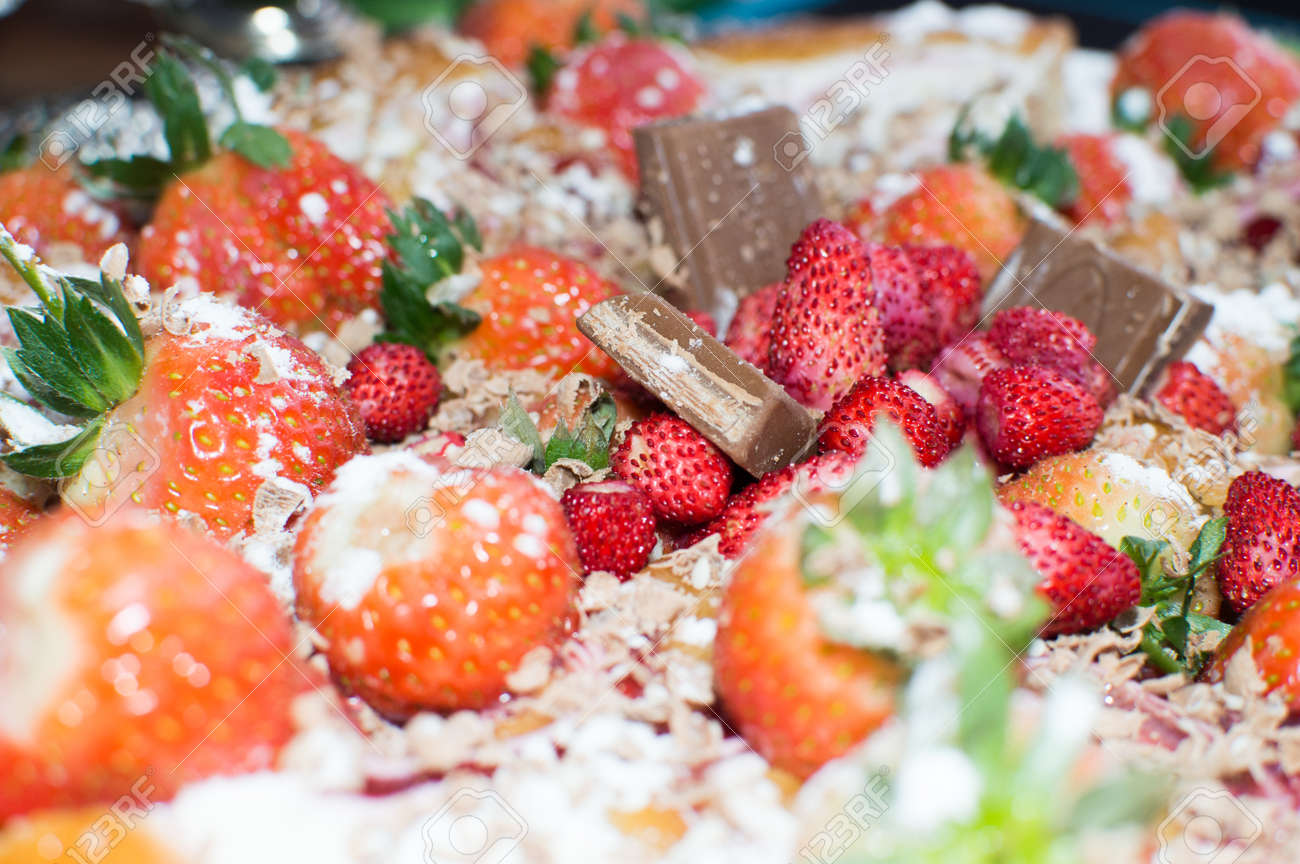 Pie with chocolate and fruit-raspberries andsweet strawberries - 57128179 Pie with chocolate and fruit-raspberries andsweet strawberries - 57128179