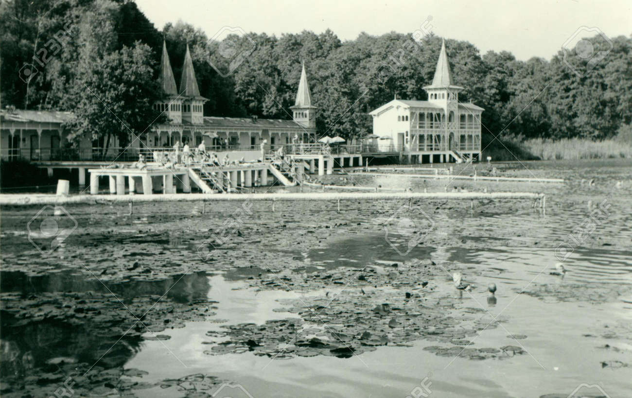 Immagini Stock La Repubblica Cecoslovacca Circa 1930 Foto Retro Mostra All Aperto Piscina Fotografia In Bianco E Nero Vintage Image 83515001