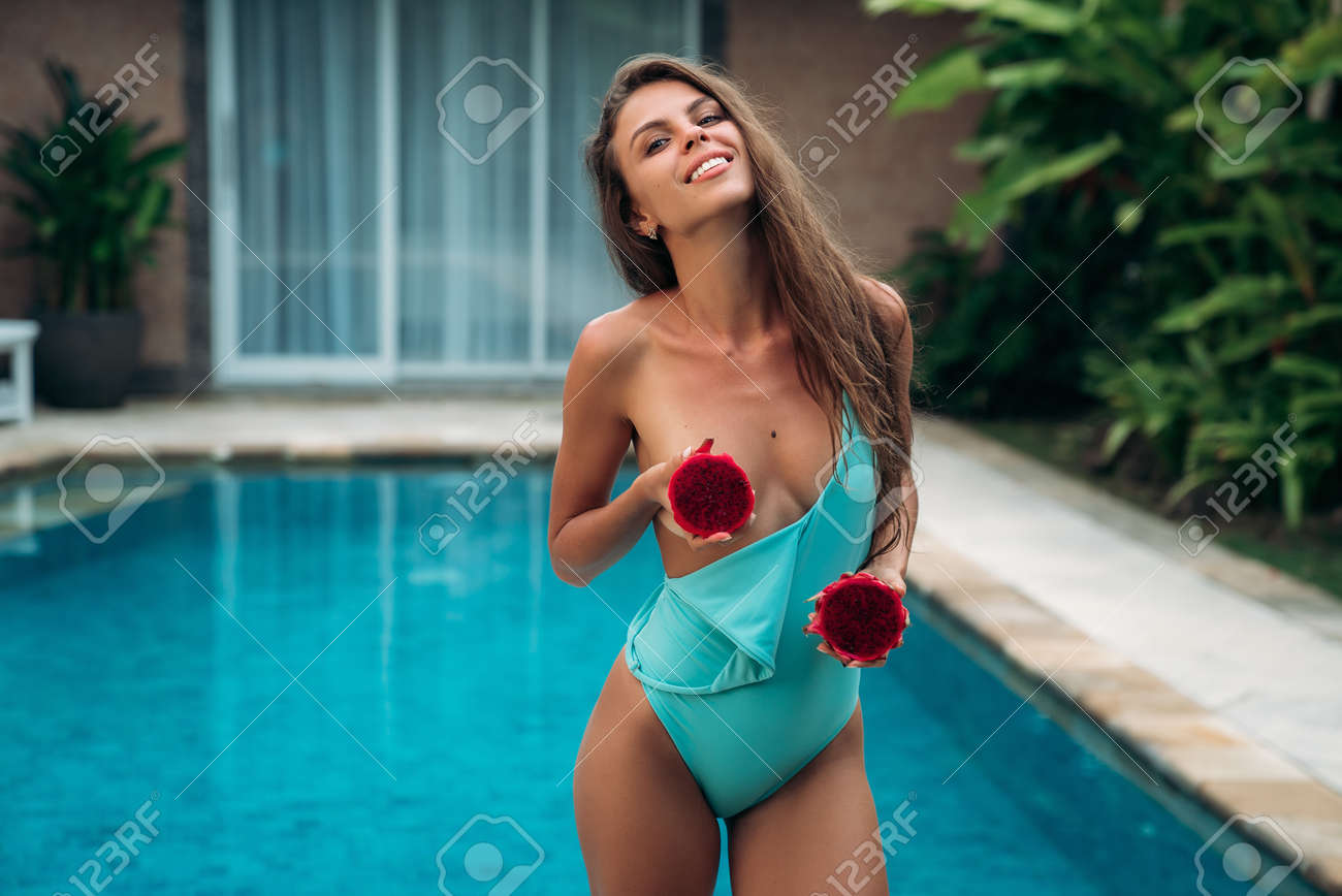 pretty girls in swimwear