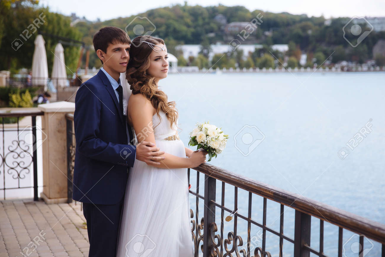 pregnant in a wedding dress