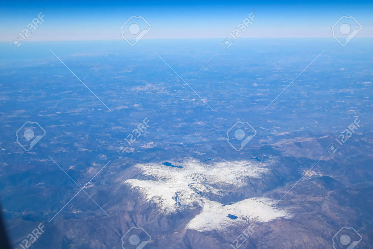 フンシャル マデイラ空港オーストリアのウィーンからの飛行 の写真素材 画像素材 Image フンシャル マデイラ空港オーストリアのウィーンからの飛行 の写真素材 画像素材 Image