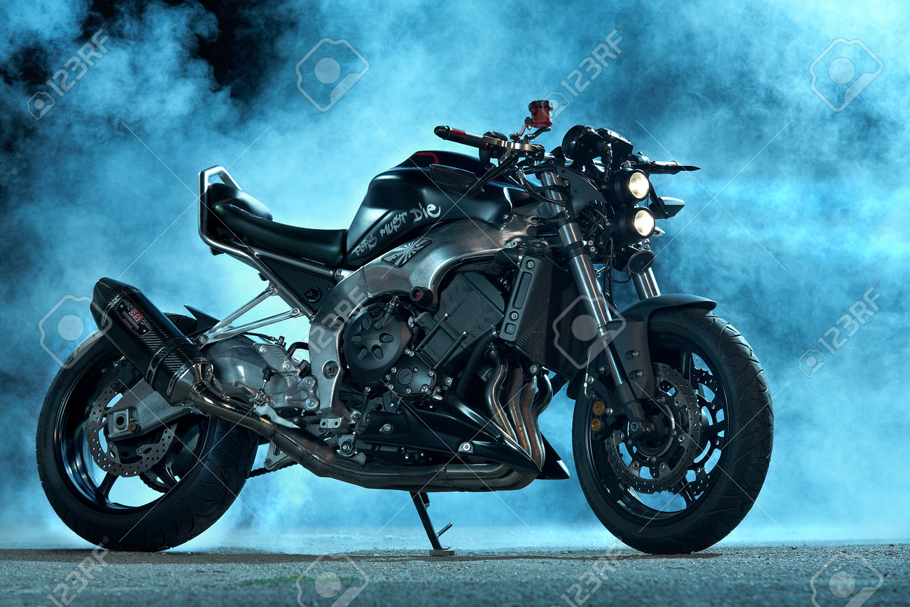 スポーツのオートバイのスポーツ バイク スタジオ撮影 の写真素材 画像素材 Image